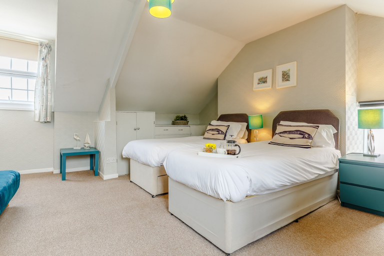 Room 4, 1605 by the sea, Cornwall