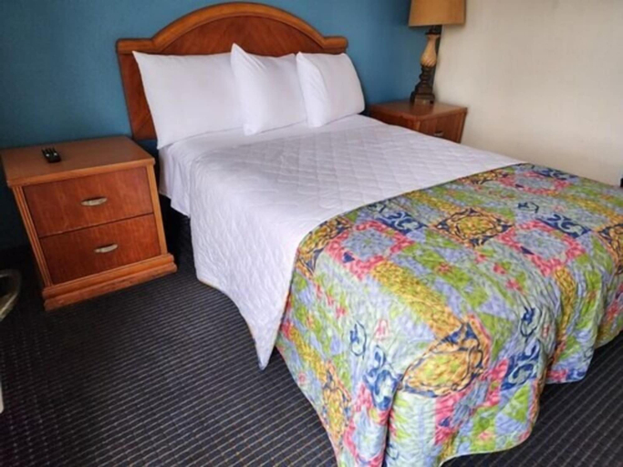Bedroom 4, Chandler Inn, Maricopa