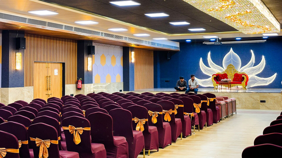 Meeting facility 2, SkkyLight Lords Inn, Nanded