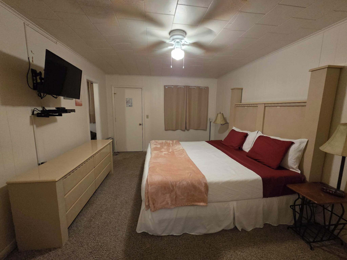 Bedroom 3, Irish Dreams LLC, Lewis