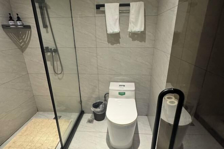 Bathroom 4, Super 8 Hotel (Shanghai Jinshan City Beach), Shanghai