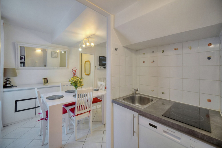 Room 5, 2pieces Centre Ville Plage A1b237, Alpes-Maritimes