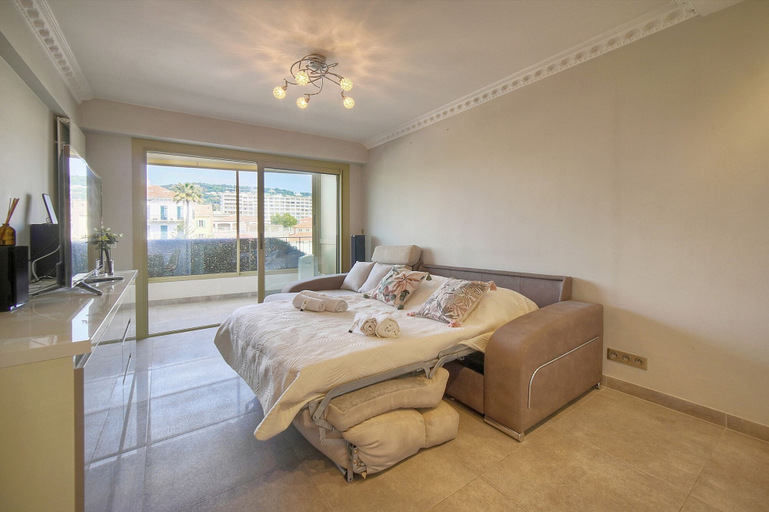 Room 4, Ref 670723 in Cannes, Alpes-Maritimes