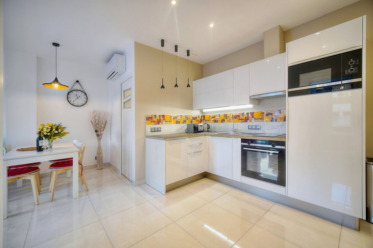 Room 5, 2 Pieces Moderne 300 m Plages Croisette A1b238, Alpes-Maritimes