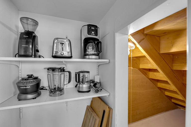 Interior 5, Aviator's Landing, Clark