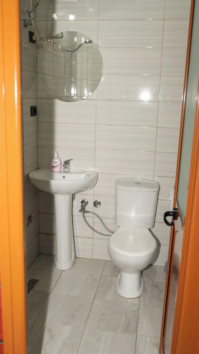 Bathroom 4, Grand House, Tiranës
