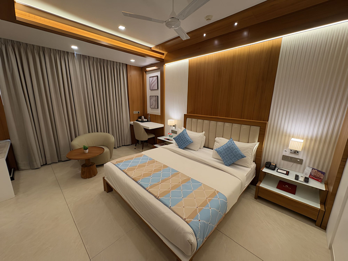 Room 3, SkkyLight Lords Inn, Nanded