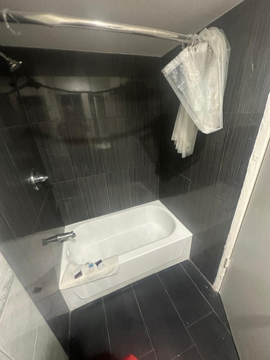 Bathroom 5, Heritage Inn, Los Angeles