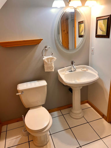 Bathroom 3, Bear Cove Cottages, Mount Waddington