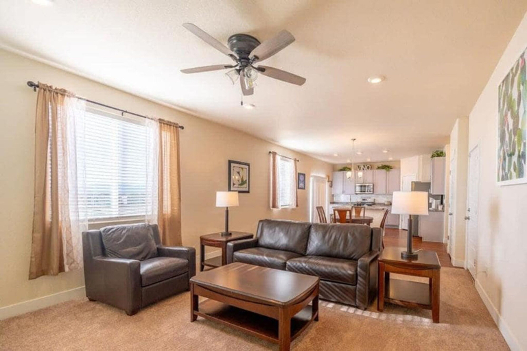 Room 4, Elegant Spacious 4BR Home Peyton, El Paso