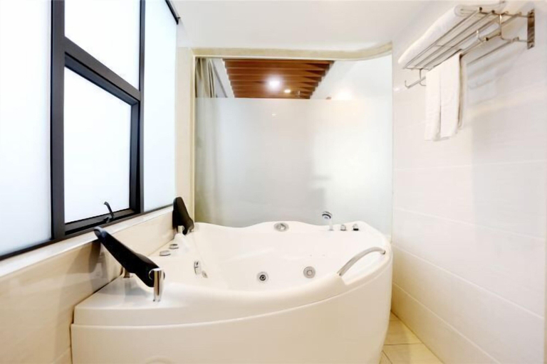 Bathroom 4, E·E Business Hotel, Guangzhou