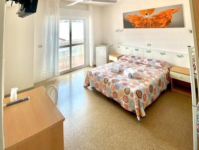 Bedroom 4, Hotel Amalfi & Dependance, Udine