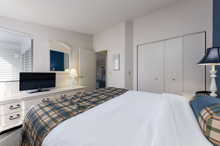 Interior 3, Stunning Condo With Beach Access The Shores 5719, Grand Traverse