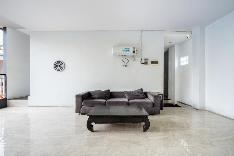 Lobby sitting area 4, Collection O Dukuh Segara Guest House, Badung