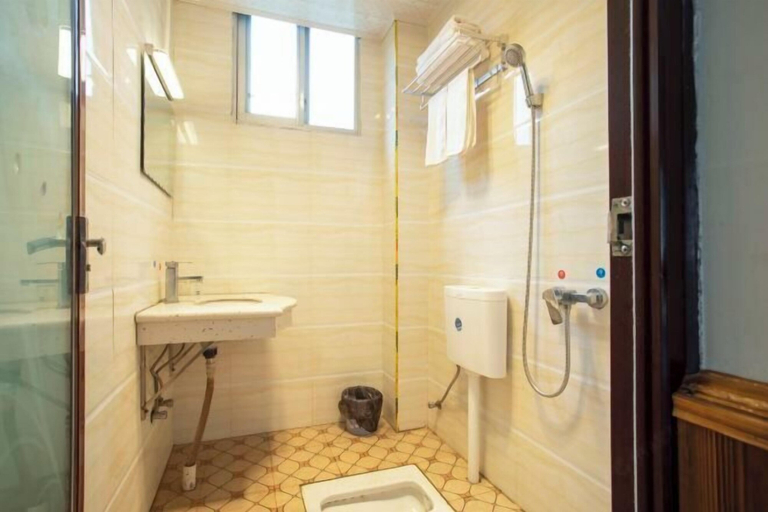 Bathroom 4, simianshan Chiming Shanzhuang, Chongqing
