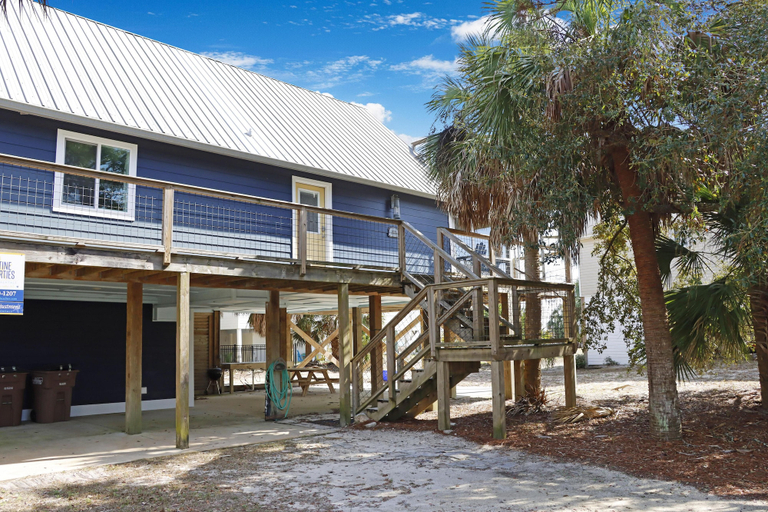 Exterior & Views 2, Latitude Adjustment, Gulf