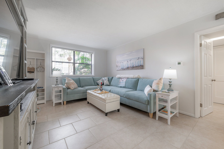 Interior 3, 6700 Sunset Way Unit 702, Pinellas