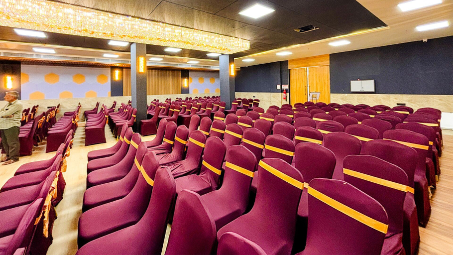 Meeting facility 3, SkkyLight Lords Inn, Nanded