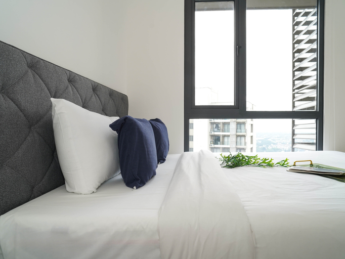 Bedroom 3, Tranquil 2BR for 4 Pax at Sky House BSD Apartment By Travelio, Tangerang Selatan