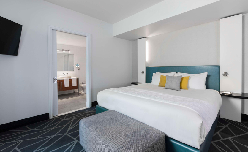 Bedroom 3, Warwick Le Crystal, Montréal
