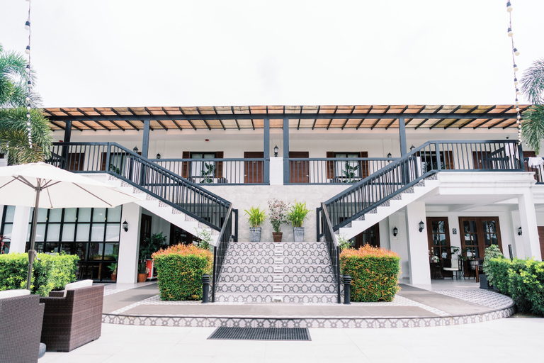 Exterior & Views 2, The Mansion Boutique Hotel, Mabalacat