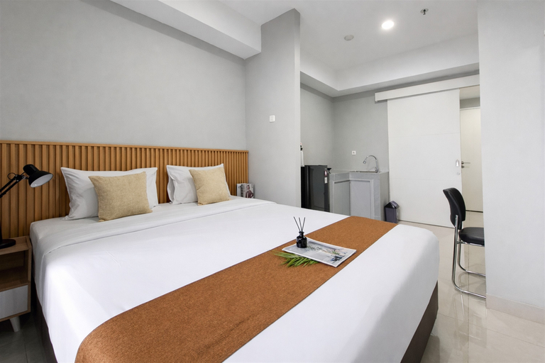 Bedroom 5, Stunning and Homey Studio Apartment The Ayoma By Travelio, Tangerang Selatan