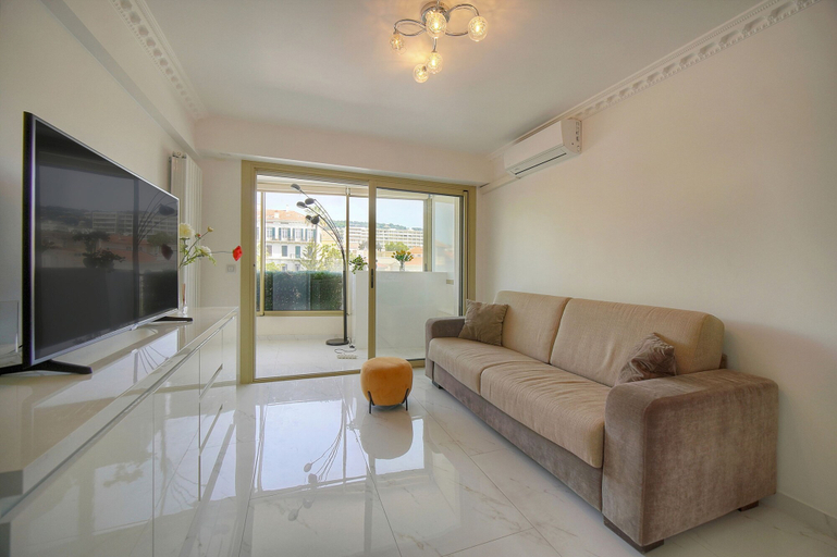 Room 5, Ref 585935 in Cannes, Alpes-Maritimes