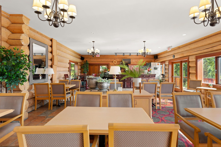 Food & Drinks 5, Kootenay Lakeview Resort, BW Signature Collection, Central Kootenay