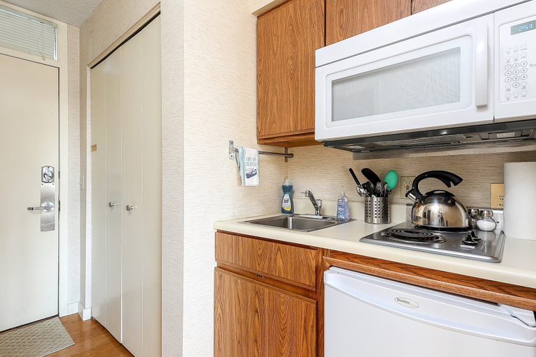 Interior 3, Lovely Beachside Studio 5679, Grand Traverse