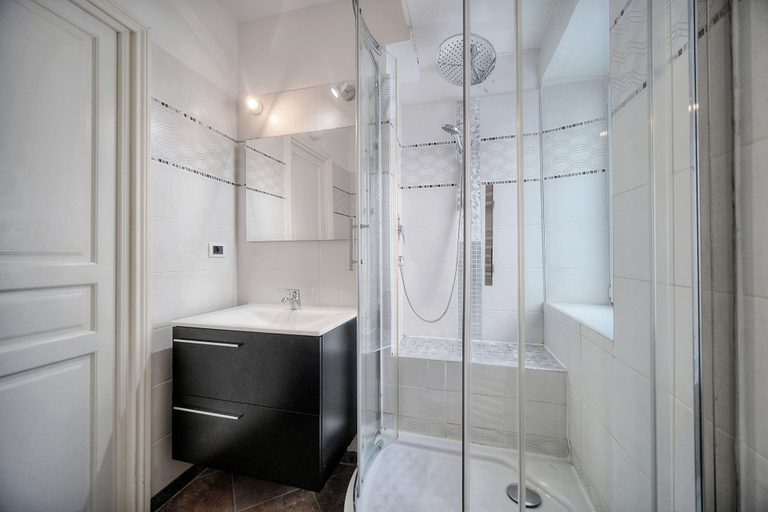 Room 5, Joli 4 Pieces Proche Vieux Port A3b075, Alpes-Maritimes