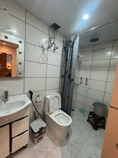 Bathroom 4, Green Homestay, Lucknow