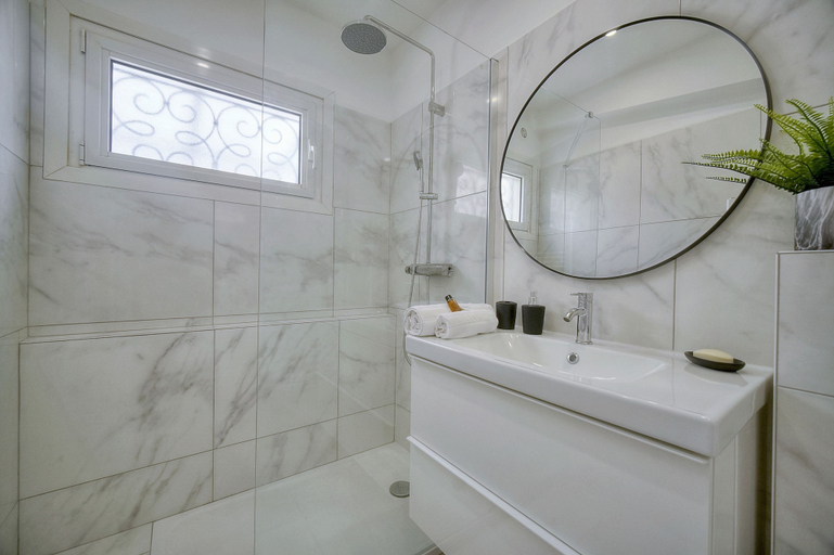 Room 5, Studio Lumineux 200 m DES Plages A0b192, Alpes-Maritimes