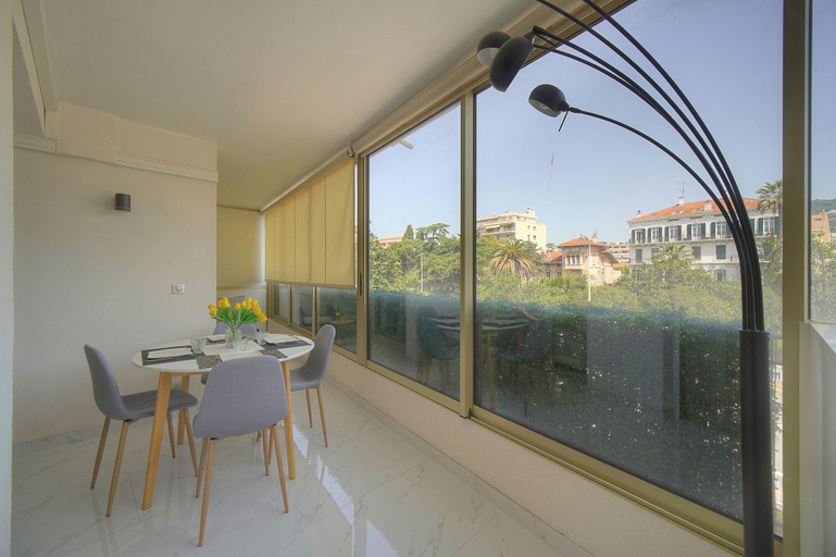 Room 4, Ref 585935 in Cannes, Alpes-Maritimes