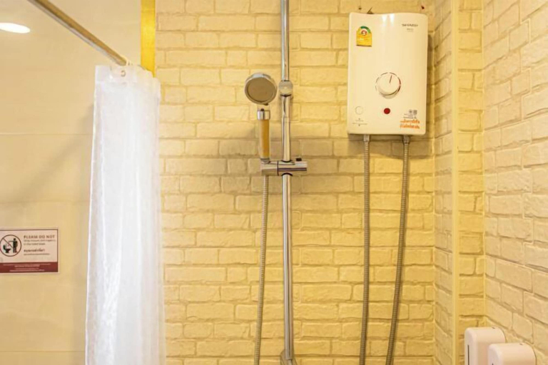Bathroom 3, Friend House BKK, Dusit