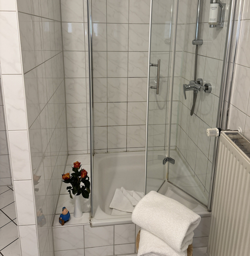 Bathroom 5, Hotel am Luisenplatz, Potsdam