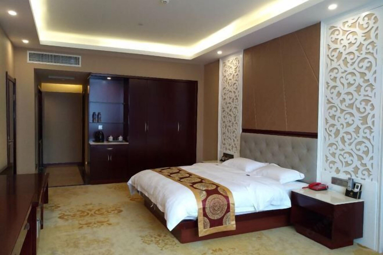 Bedroom 3, Guyuecun Hotel, Lincang
