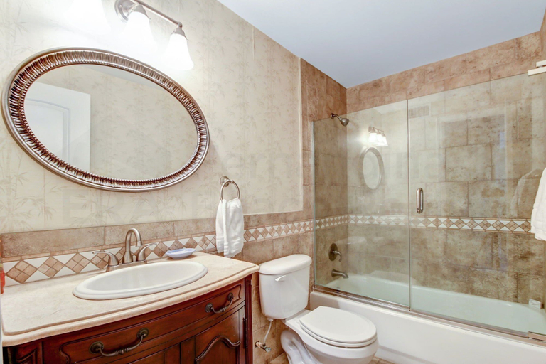 Interior 5, 405 Atlantis, Nassau