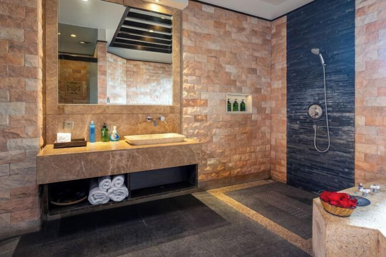 Bathroom 5, Riyuegu Hot Springs Hotel, Xiamen