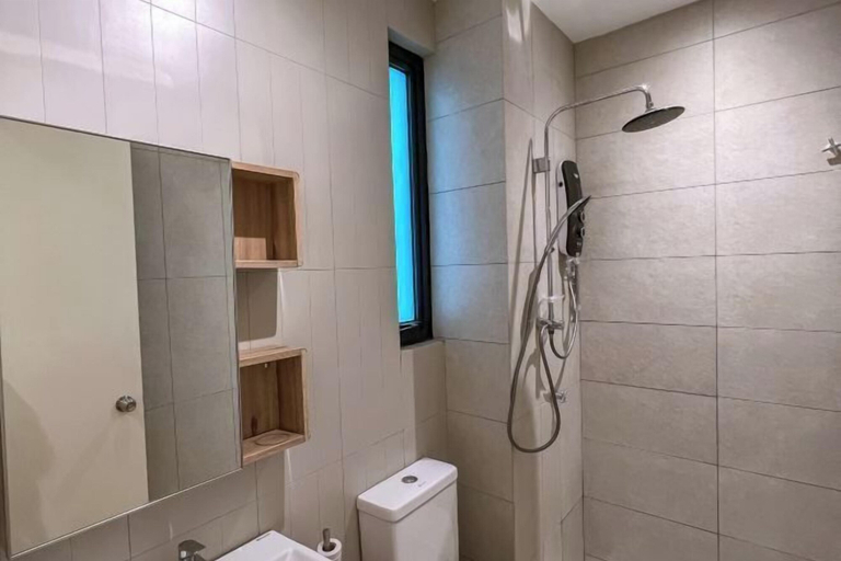 Bathroom 4, Kenwingston Skyloft Apartment Doorsteps to Brt Subang USJ, Subang Jaya