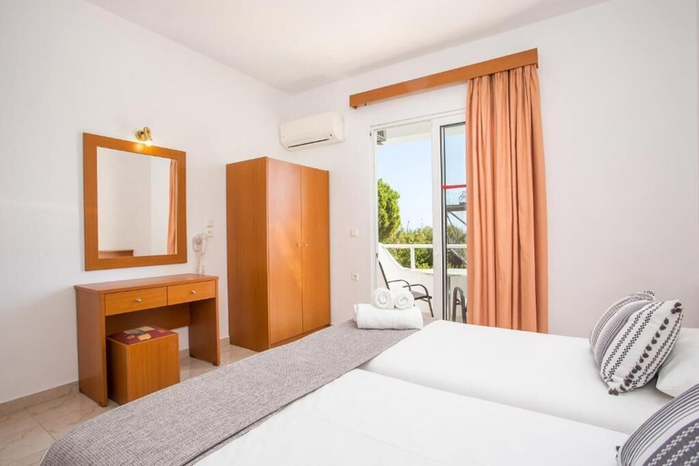 Room 2, Sam's Faliraki, South Aegean