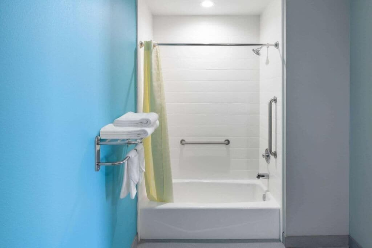 Bathroom 4, Americas Best Value Inn Houston Willowbrook, Houston