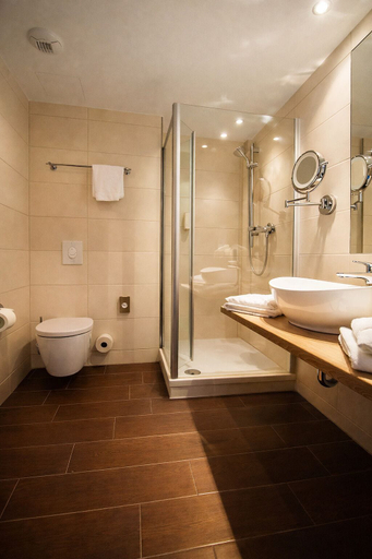 Bathroom 5, Santé Royale Hotel & Gesundheitsresort, Erzgebirgskreis