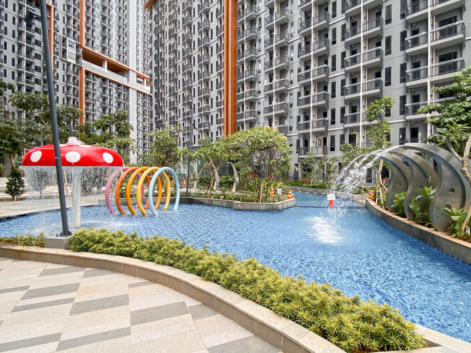 Swimming Pool 5, Comfortable Studio Apartment at Pakuwon Residences Bekasi By Travelio, Bekasi