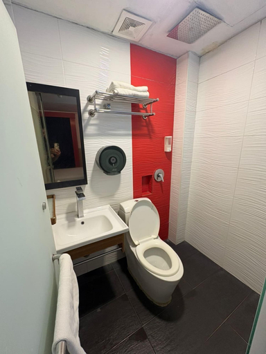 Bathroom 5, Time Hotel Seremban, Seremban