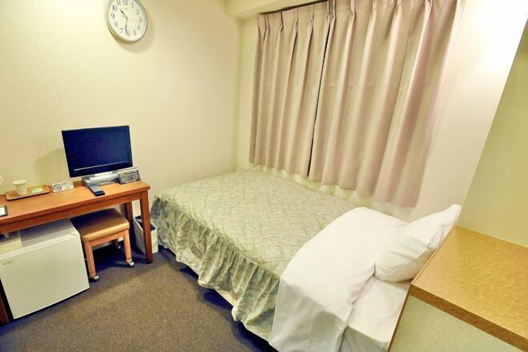 Bedroom 4, Okayama Ekimae Universal Hotel, Okayama
