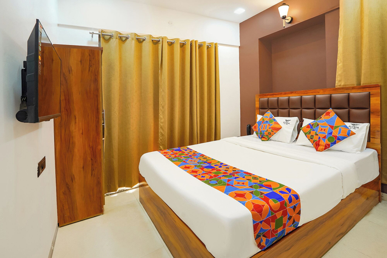 Room 5, Via The Business, Pune