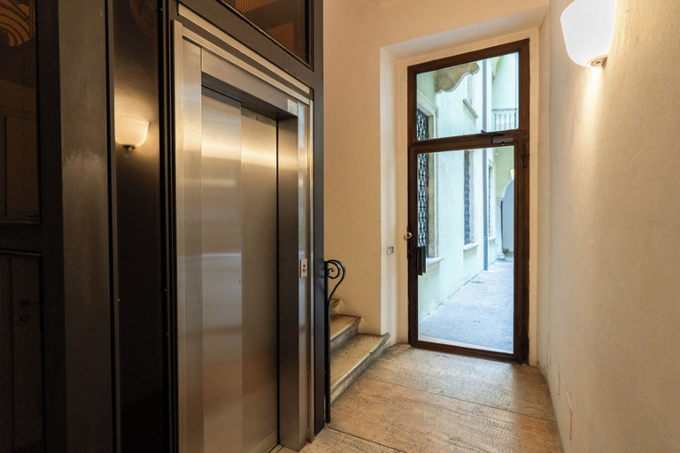 Interior 5, Attico nel cuore di via Mazzini, Verona