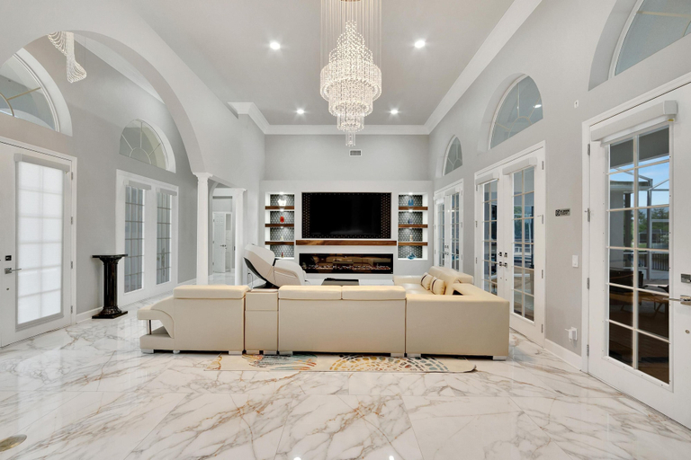 Interior 4, Luxurious Retreat at our Canal Front Pool Home 5BR, Hillsborough