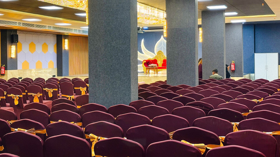 Meeting facility 5, SkkyLight Lords Inn, Nanded