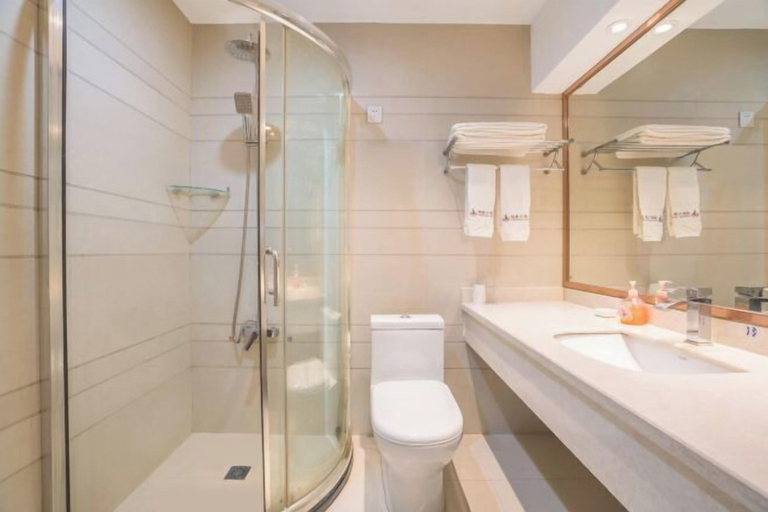 Bathroom 3, Fortune Hotel, Honghe Hani and Yi